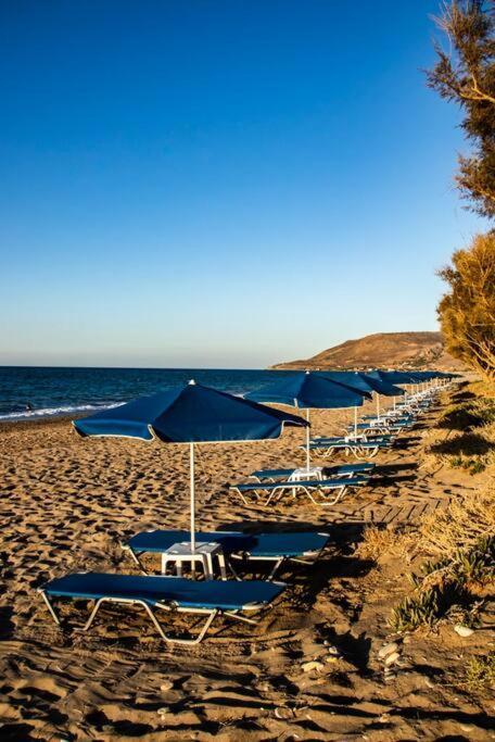 Pelekanos Beachfront Apartment Episkopi-Chania Buitenkant foto